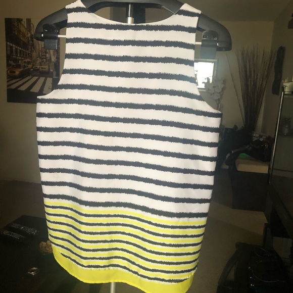 A12-Banana Republic Top - Picture 3 of 4